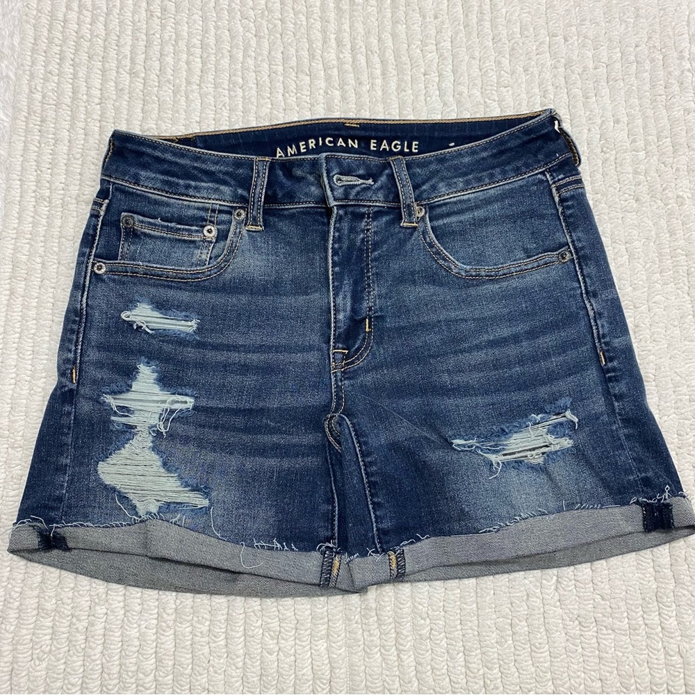 American Eagle Distressed Stretch Short Size‎ 6 Women